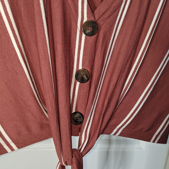 Cropped, Tie-Front Button-Up Top - Picture 3 of 5